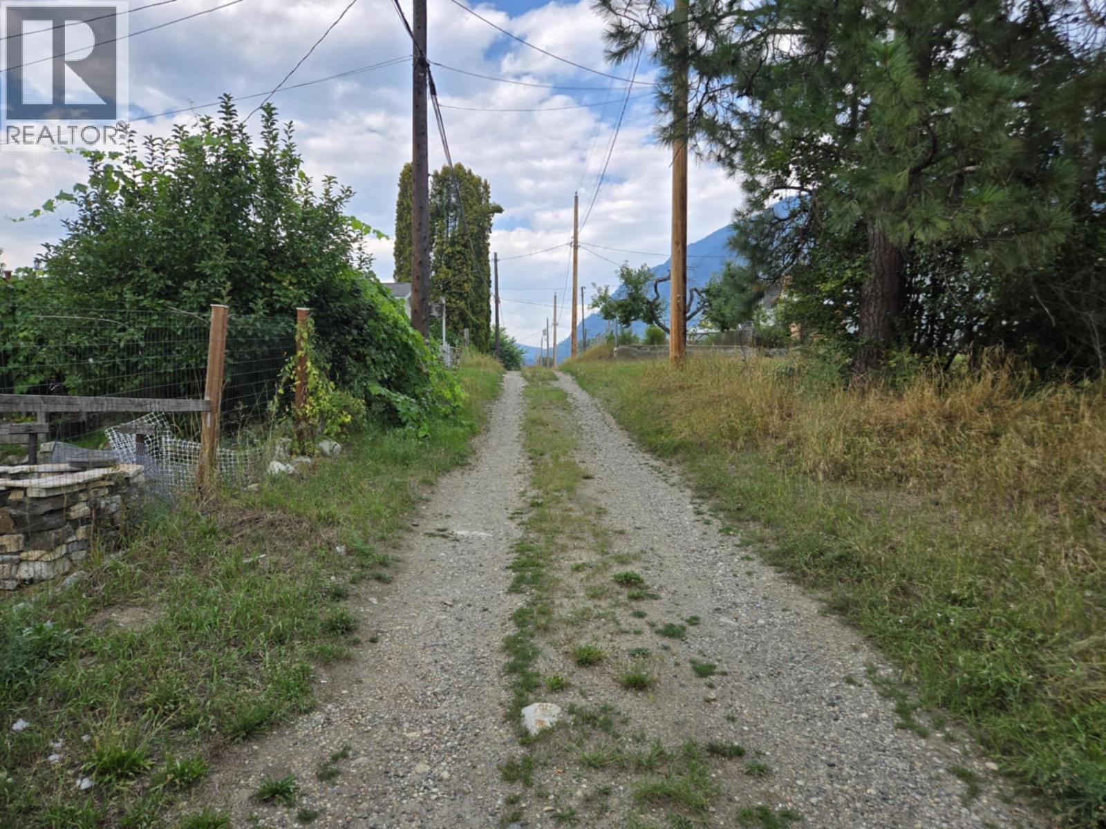 556 7th Avenue, Castlegar, British Columbia  V1N 1R4 - Photo 9 - 10359299