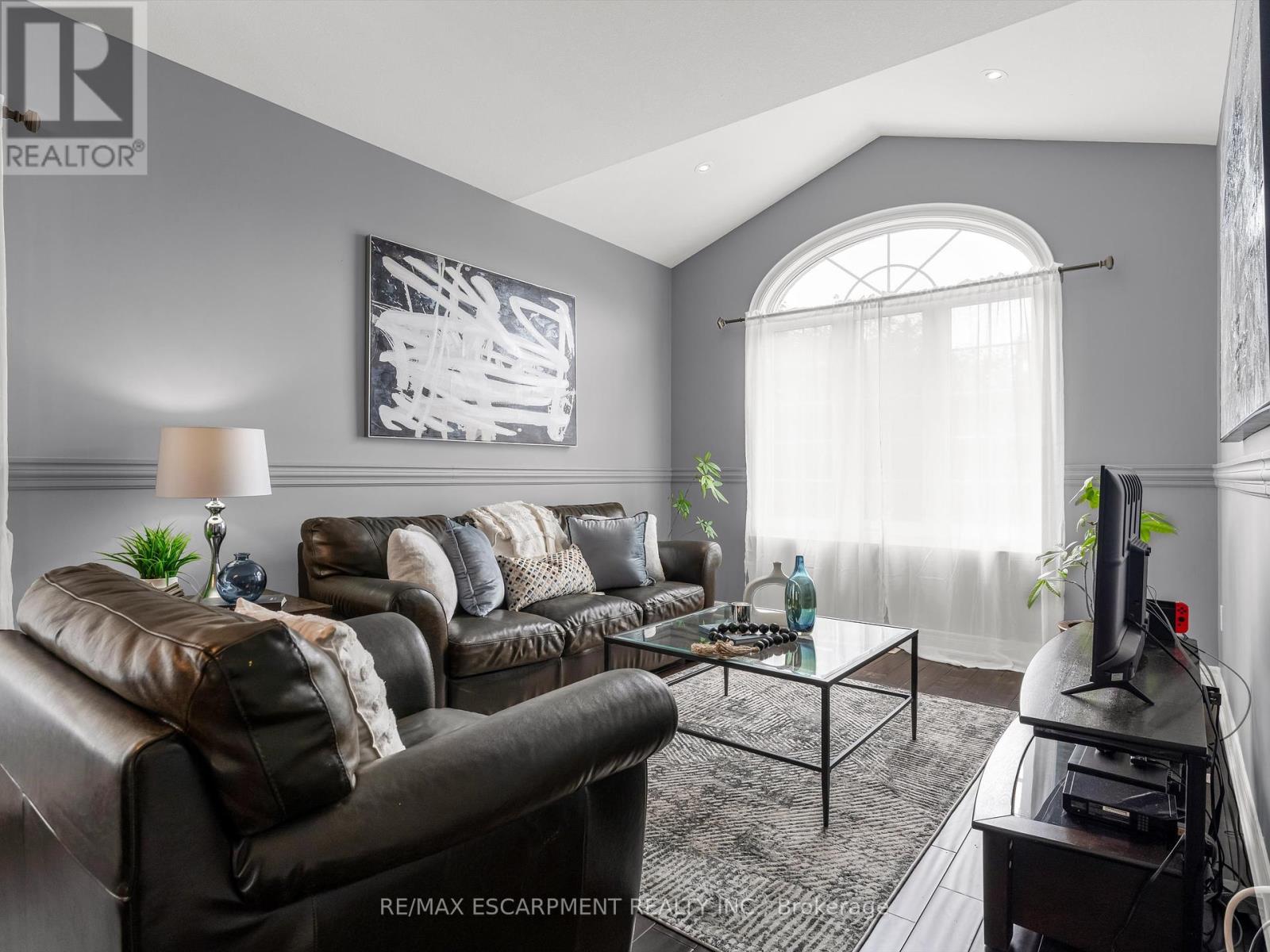 4957 Gilmore Street, Lincoln (Beamsville), Ontario  L3J 0G9 - Photo 13 - X12344828