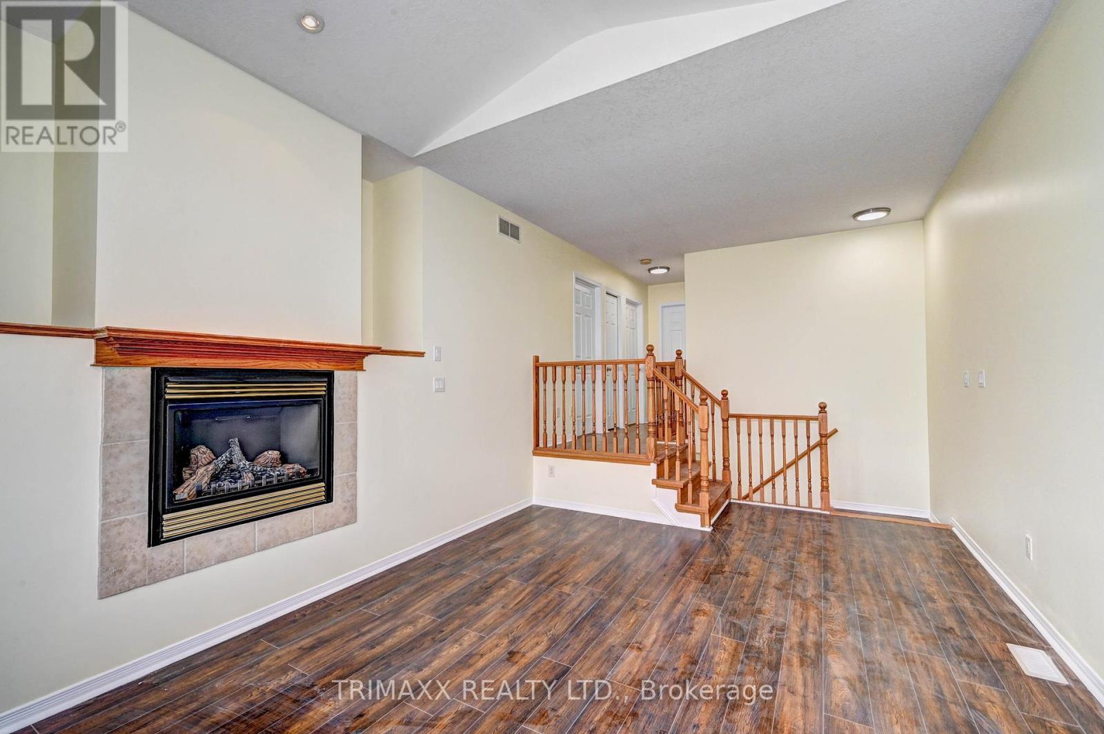 419 Tealby Crescent, Waterloo, Ontario  N2J 4Y8 - Photo 5 - X12344896