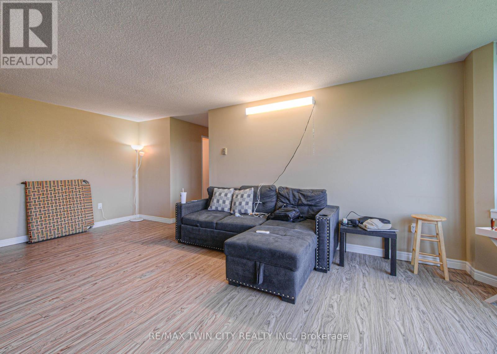 1412 - 35 Green Valley Drive W, Kitchener, Ontario  N2P 2A5 - Photo 10 - X12344901