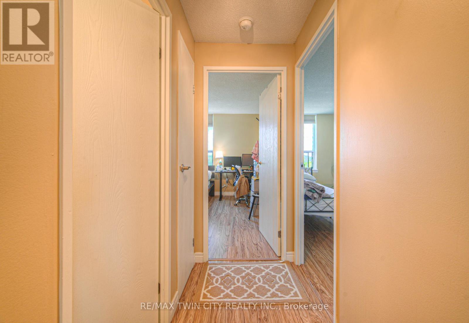 1412 - 35 Green Valley Drive W, Kitchener, Ontario  N2P 2A5 - Photo 12 - X12344901
