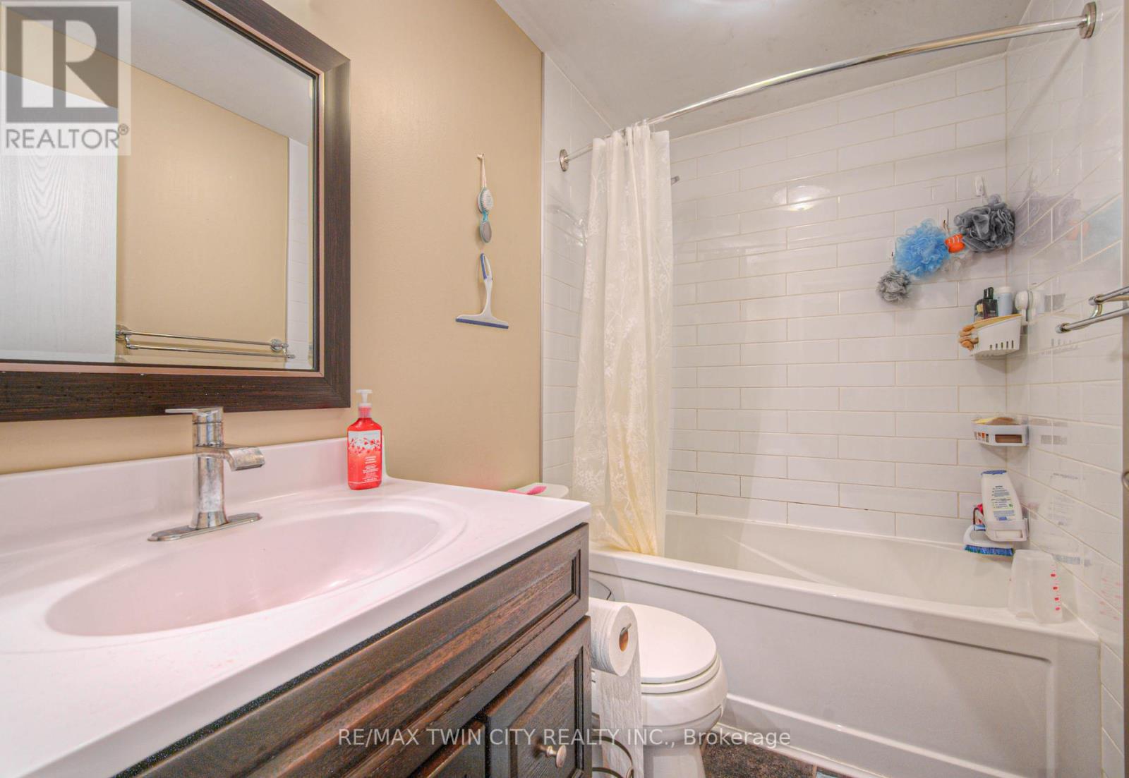 1412 - 35 Green Valley Drive W, Kitchener, Ontario  N2P 2A5 - Photo 13 - X12344901