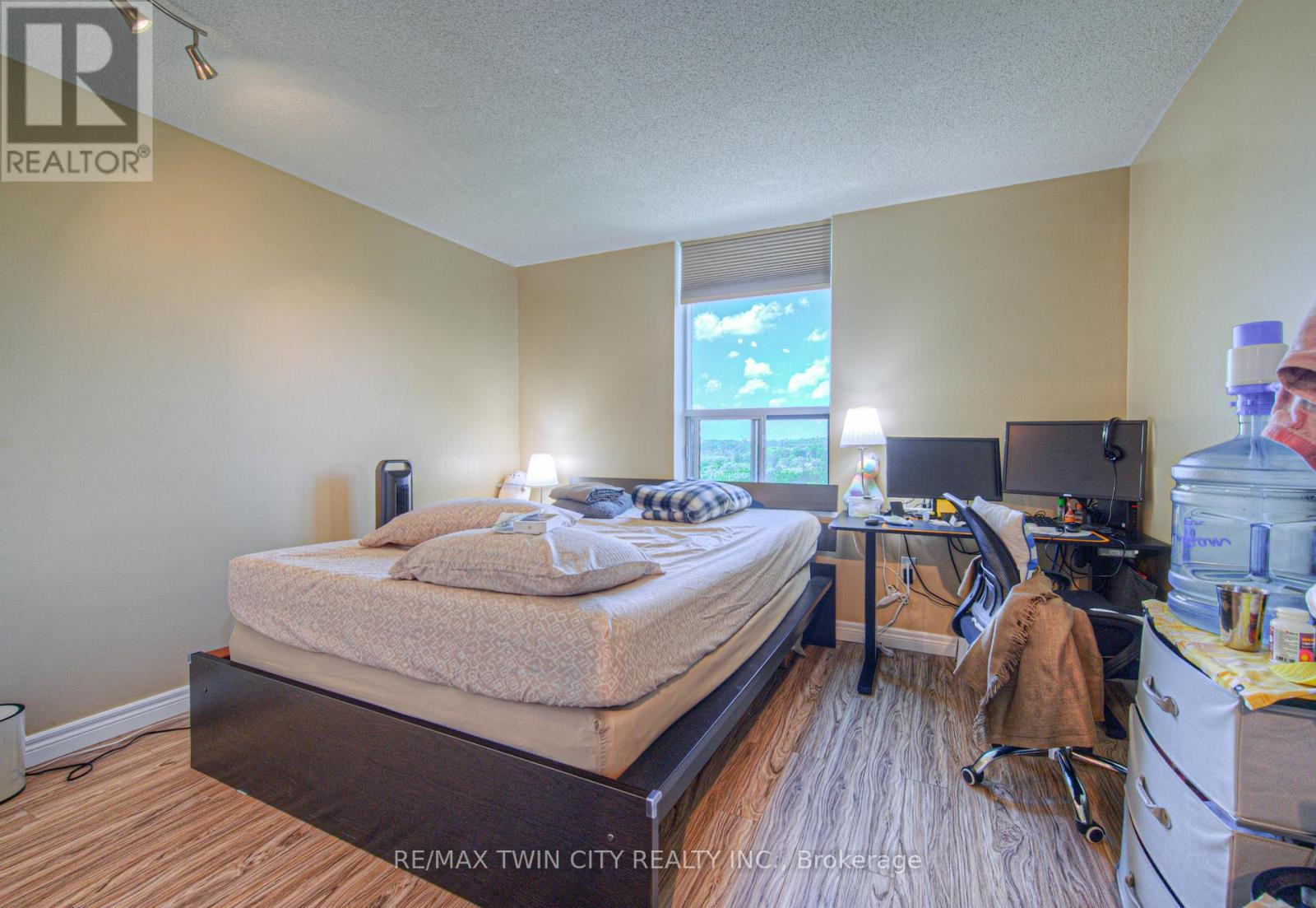 1412 - 35 Green Valley Drive W, Kitchener, Ontario  N2P 2A5 - Photo 14 - X12344901