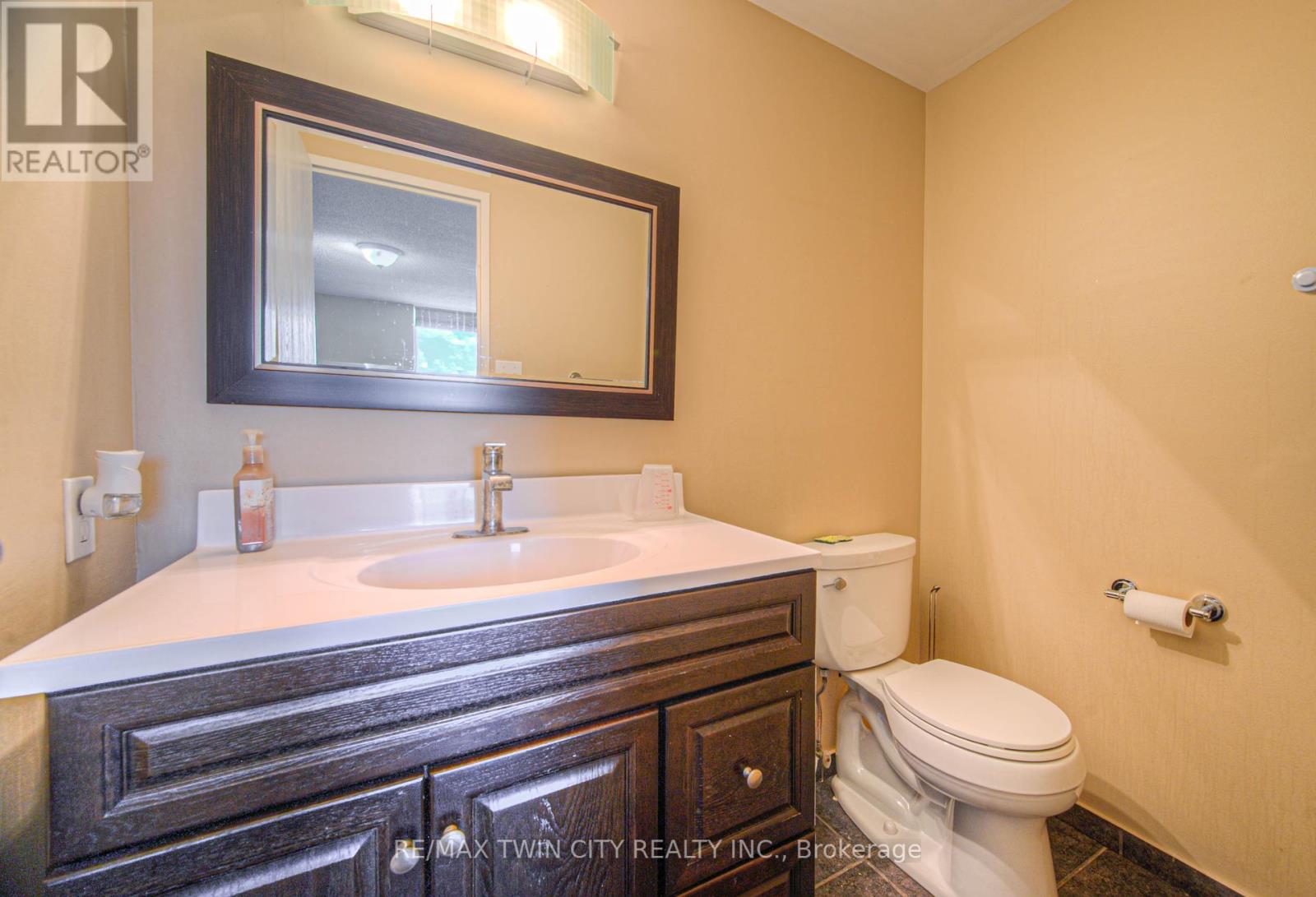 1412 - 35 Green Valley Drive W, Kitchener, Ontario  N2P 2A5 - Photo 16 - X12344901