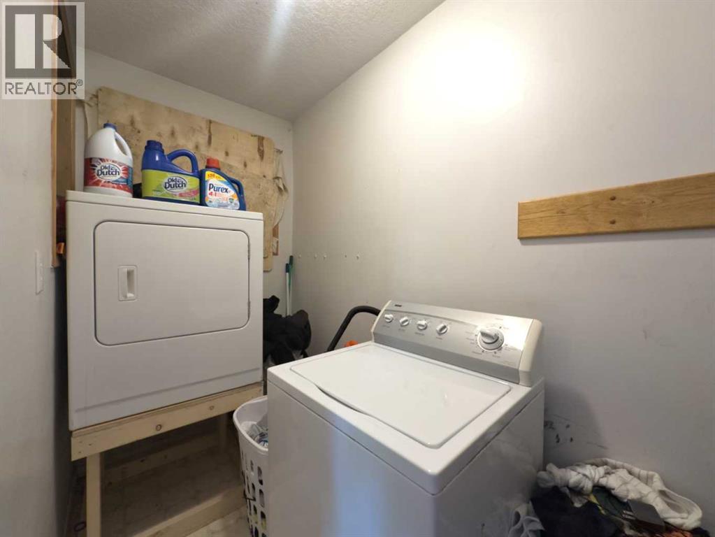 13205 15 Avenue, Blairmore, Alberta  T0K 0E0 - Photo 11 - A2238595