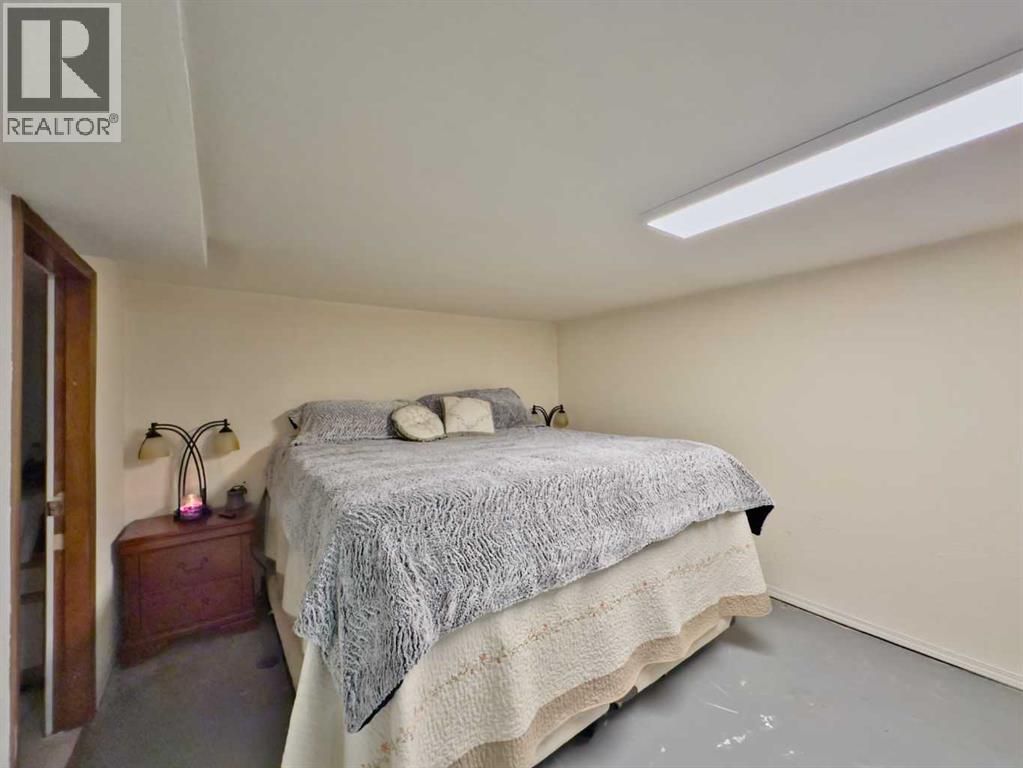 13205 15 Avenue, Blairmore, Alberta  T0K 0E0 - Photo 17 - A2238595