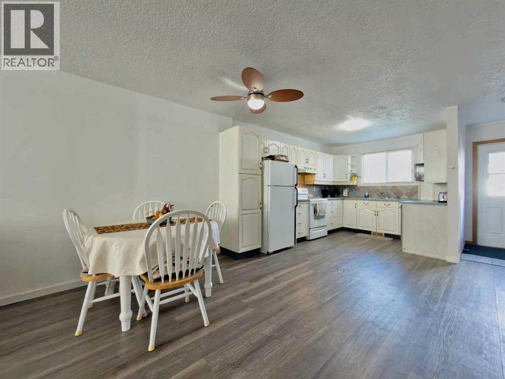 13205 15 Avenue, Blairmore, Alberta  T0K 0E0 - Photo 7 - A2238595