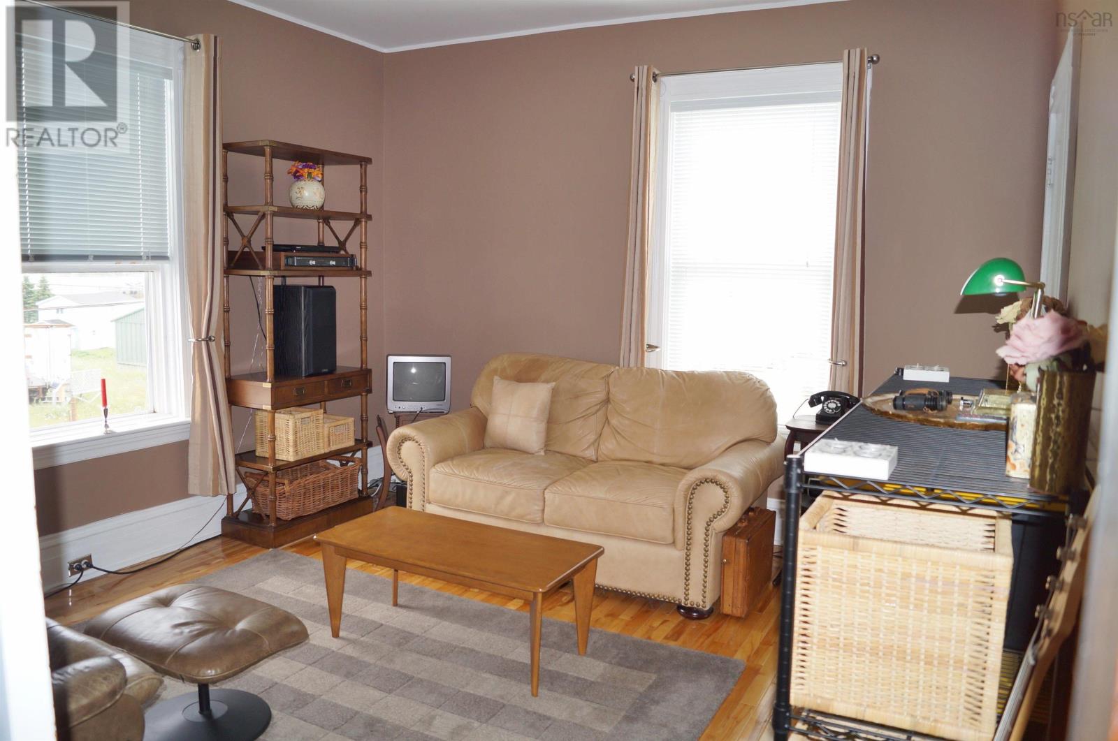 10 Strathcona Street, Louisbourg, Nova Scotia  B1C 1M2 - Photo 11 - 202520572