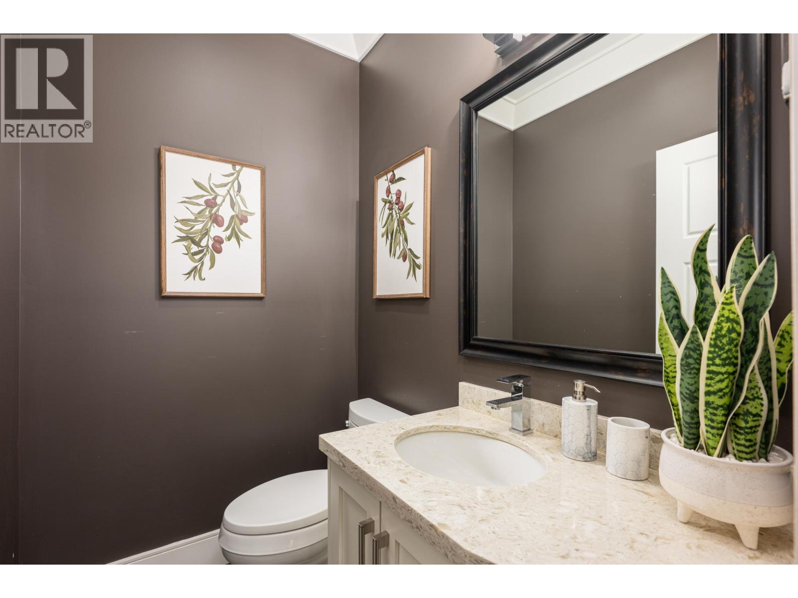 320 E Keith Road, North Vancouver, British Columbia  V7L 1V7 - Photo 19 - R3034204