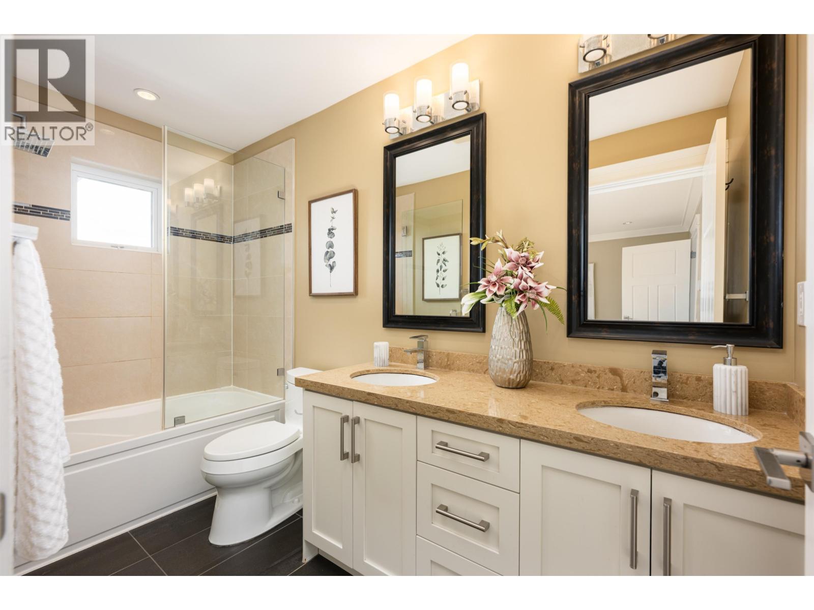 320 E Keith Road, North Vancouver, British Columbia  V7L 1V7 - Photo 22 - R3034204
