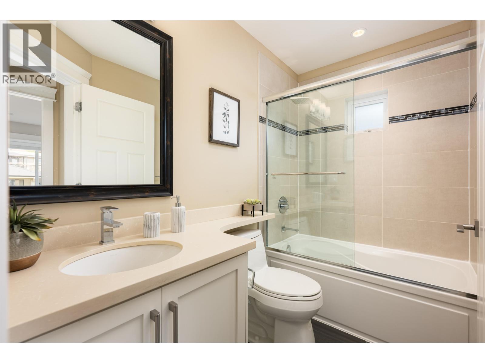 320 E Keith Road, North Vancouver, British Columbia  V7L 1V7 - Photo 31 - R3034204