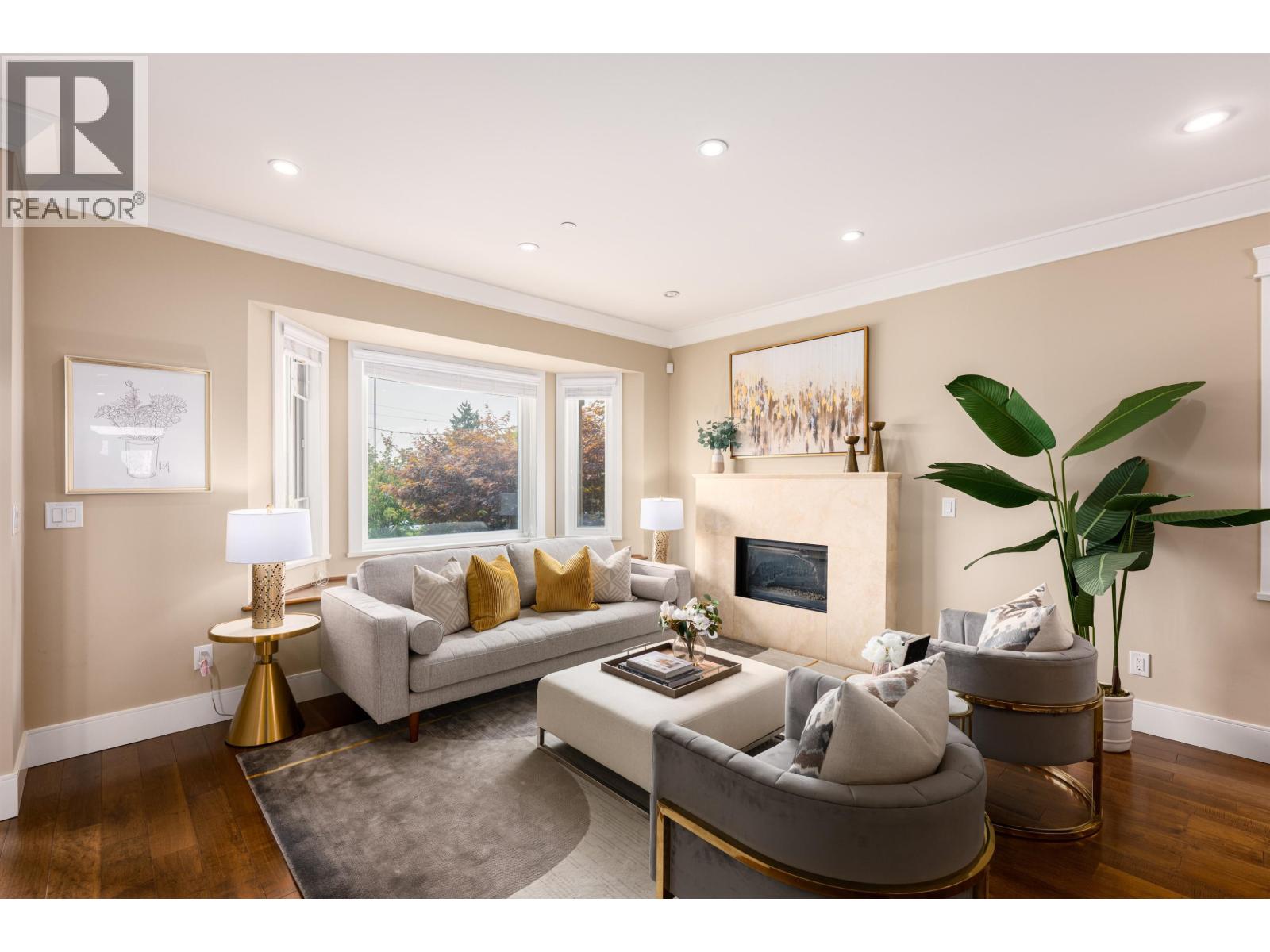 320 E Keith Road, North Vancouver, British Columbia  V7L 1V7 - Photo 6 - R3034204