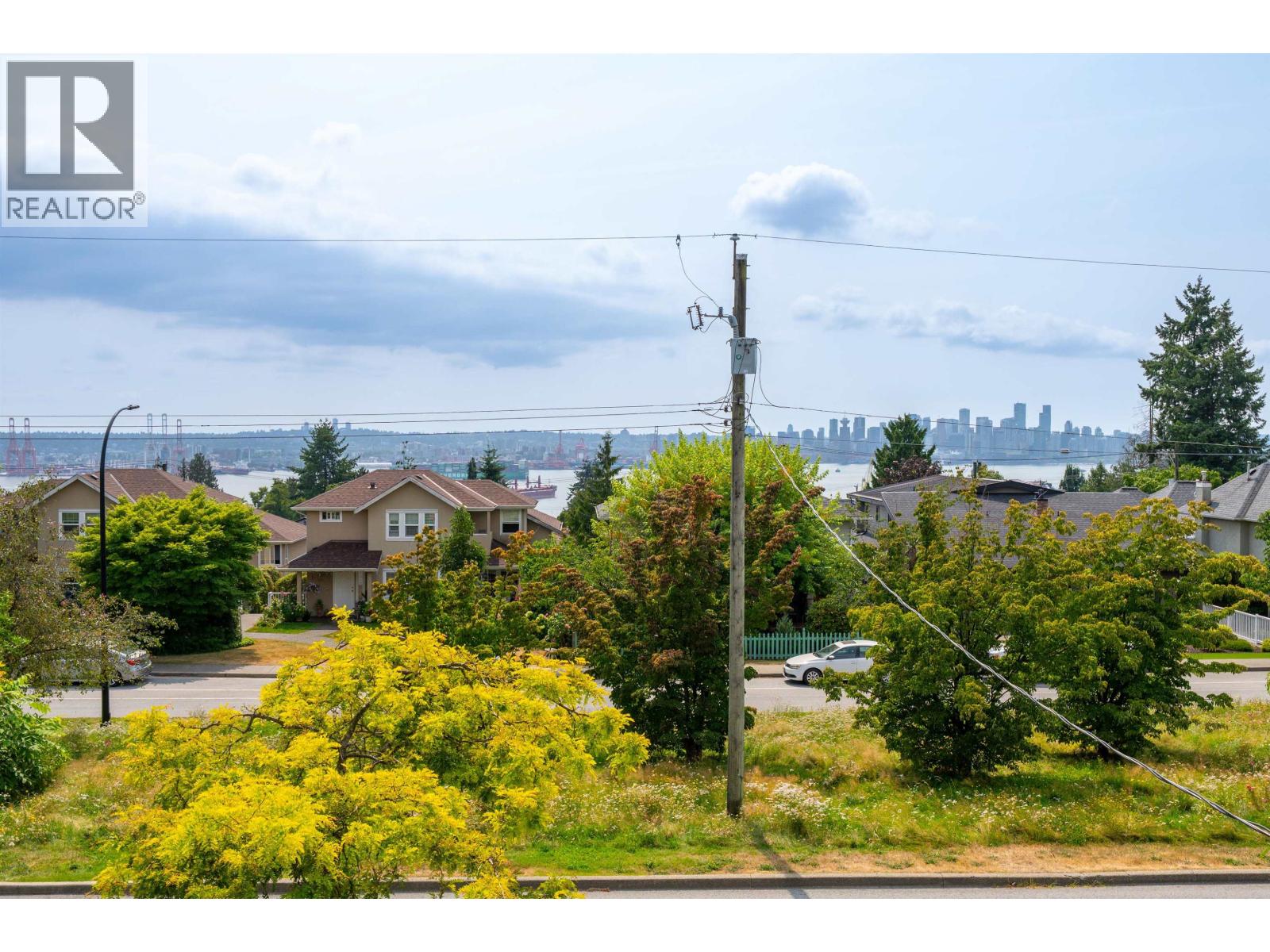 320 E Keith Road, North Vancouver, British Columbia  V7L 1V7 - Photo 26 - R3034204
