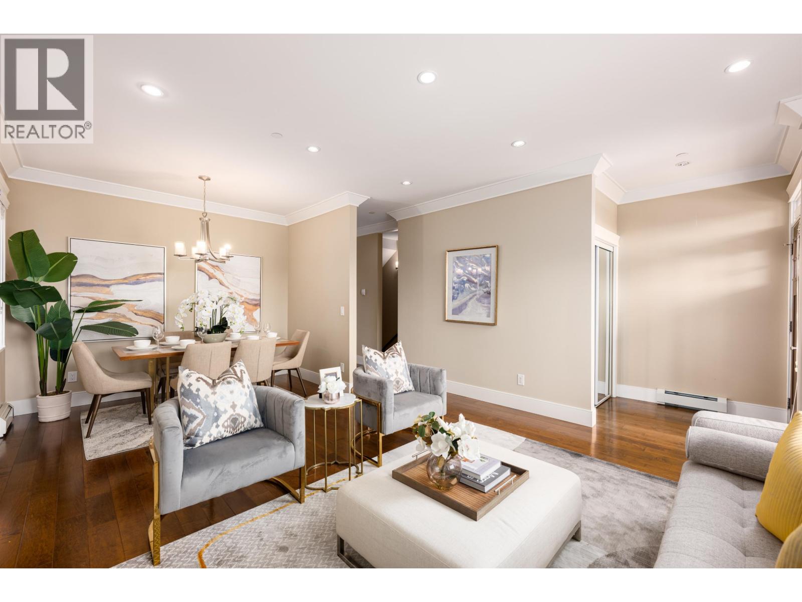 320 E Keith Road, North Vancouver, British Columbia  V7L 1V7 - Photo 8 - R3034204