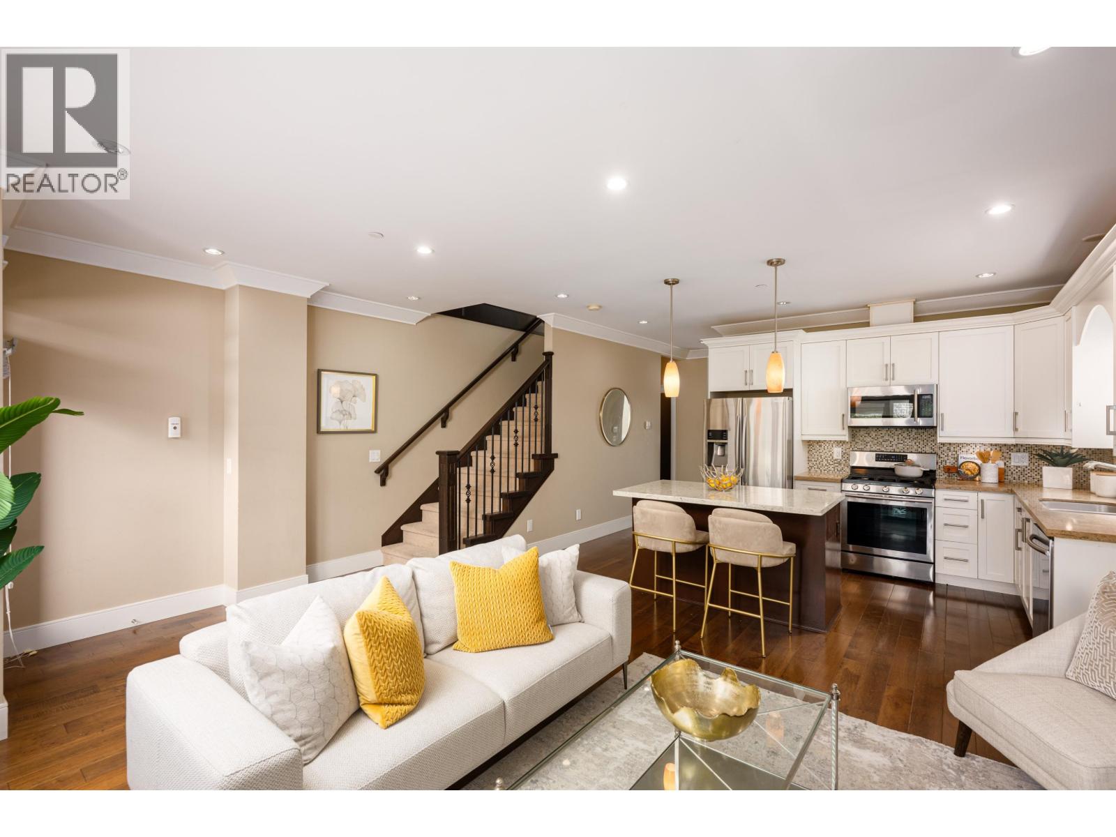 320 E Keith Road, North Vancouver, British Columbia  V7L 1V7 - Photo 18 - R3034204
