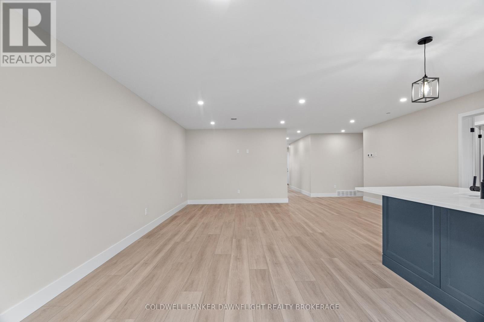 111 Victoria Avenue E, South Huron (Stephen), Ontario  N0M 1M0 - Photo 20 - X12345051