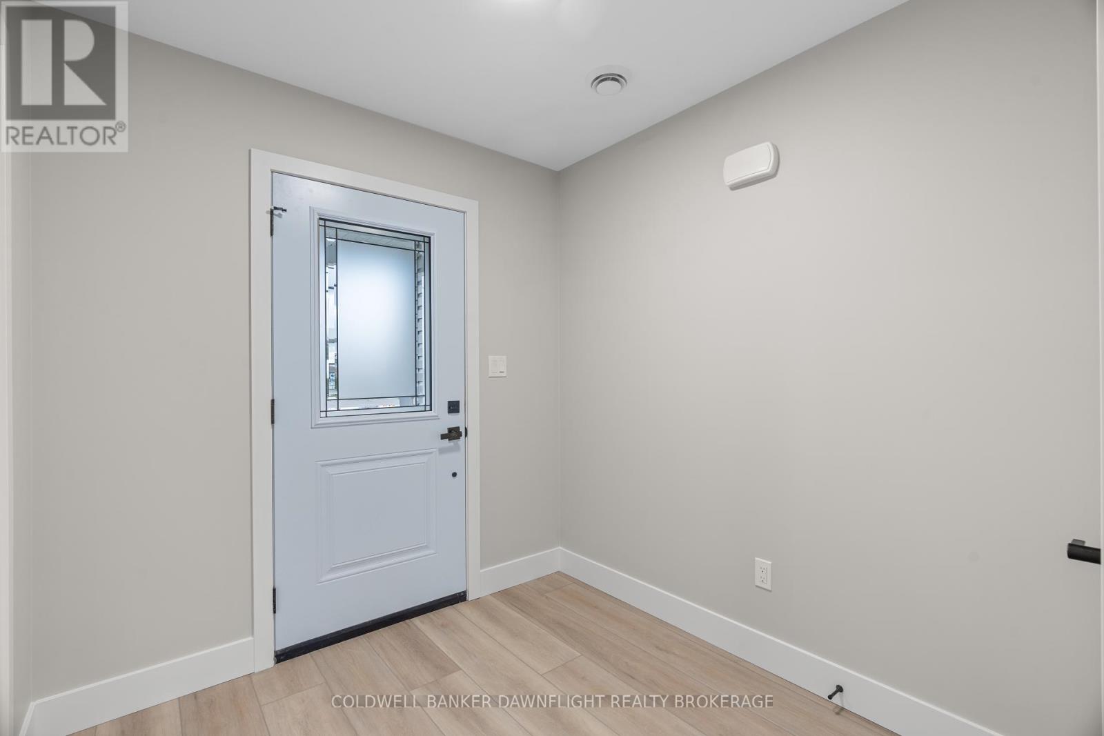111 Victoria Avenue E, South Huron (Stephen), Ontario  N0M 1M0 - Photo 6 - X12345051