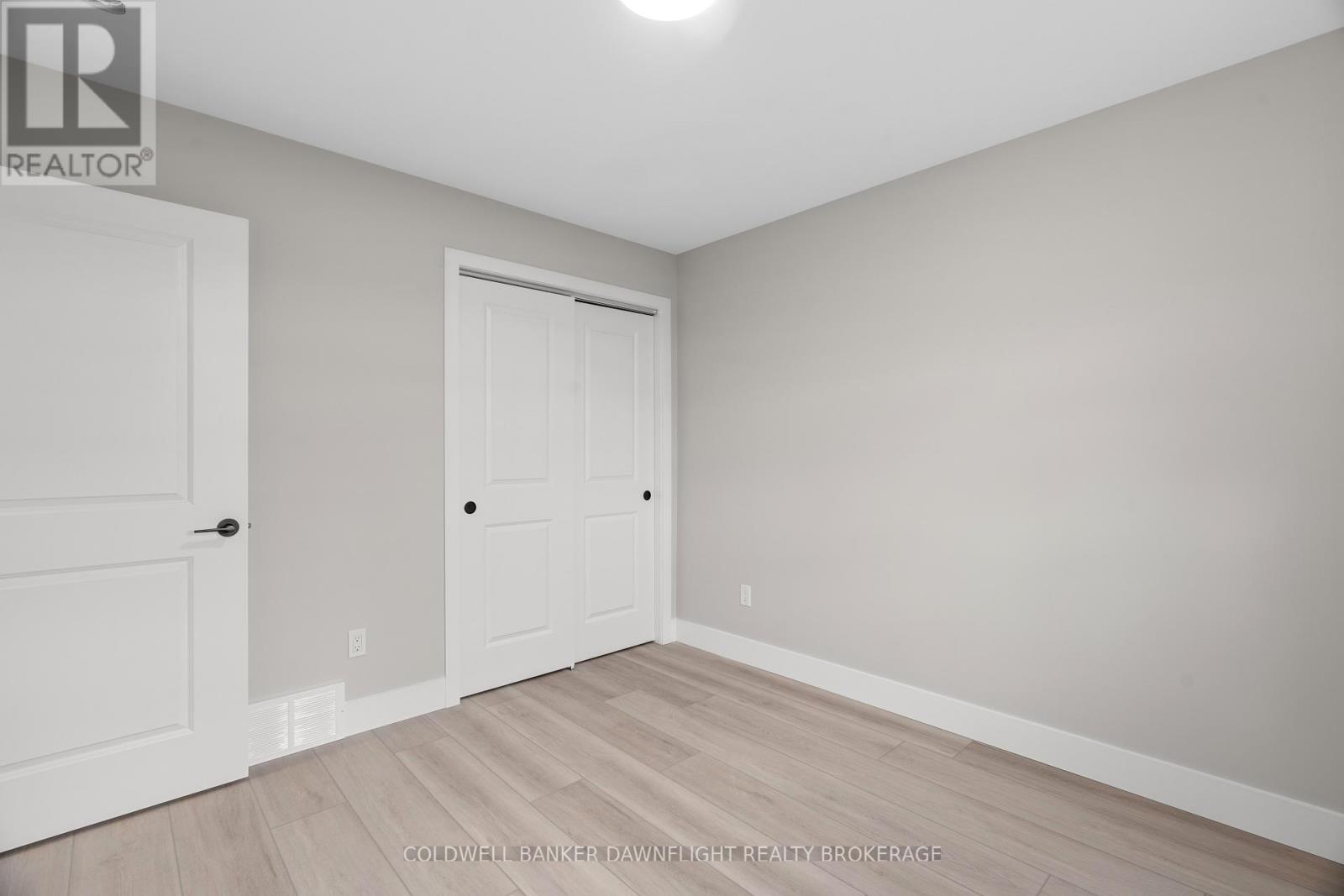 111 Victoria Avenue E, South Huron (Stephen), Ontario  N0M 1M0 - Photo 8 - X12345051