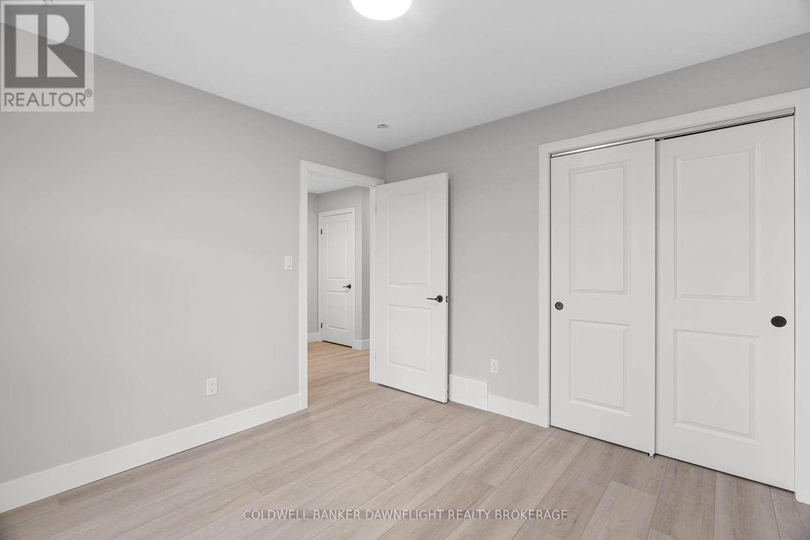 111 Victoria Avenue E, South Huron (Stephen), Ontario  N0M 1M0 - Photo 9 - X12345051