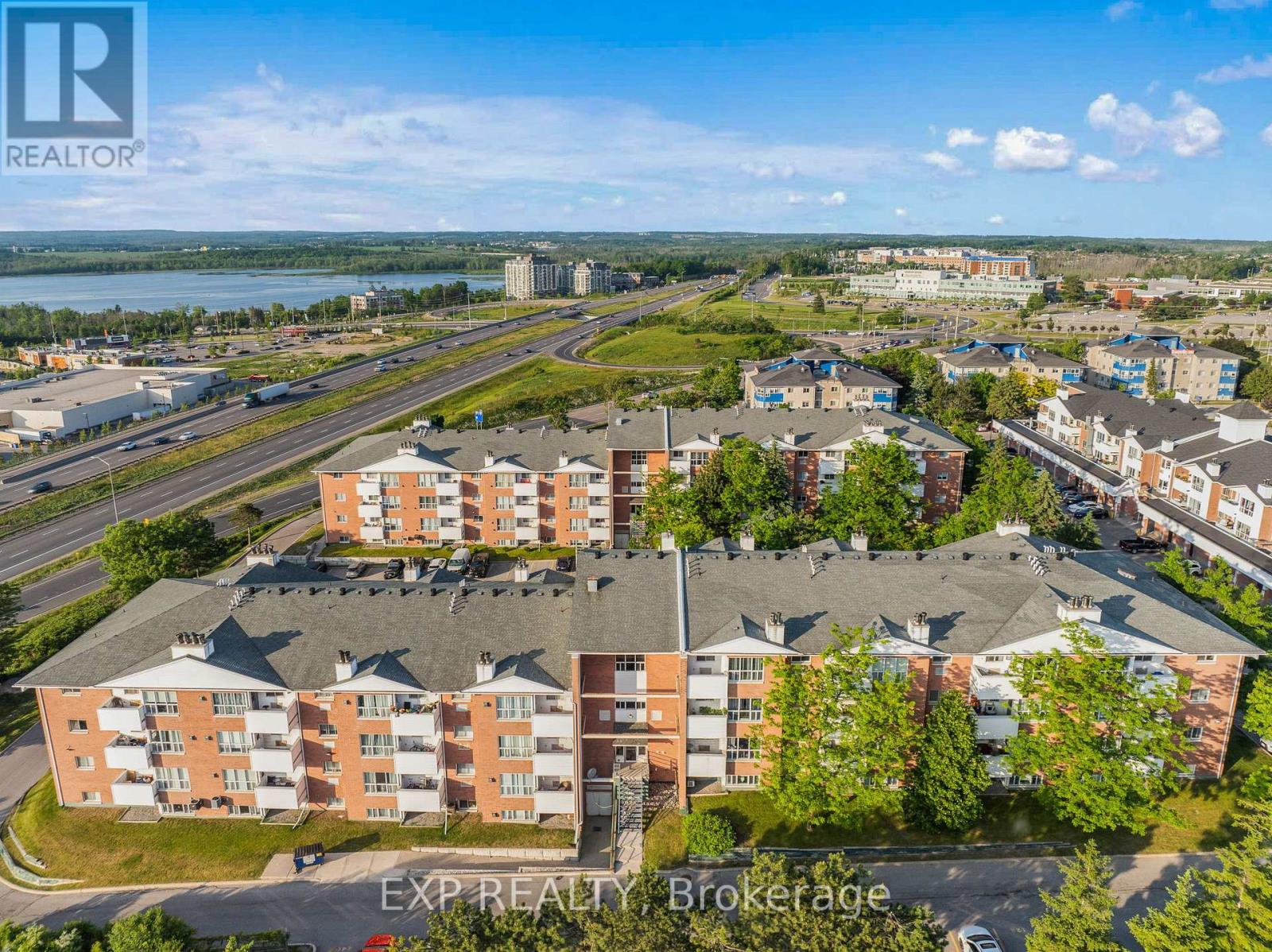202 - 120 Bell Farm Road, Barrie (Alliance), Ontario  L4M 6J2 - Photo 2 - S12344953