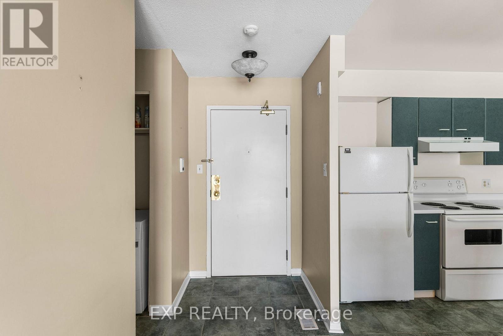 202 - 120 Bell Farm Road, Barrie (Alliance), Ontario  L4M 6J2 - Photo 5 - S12344953
