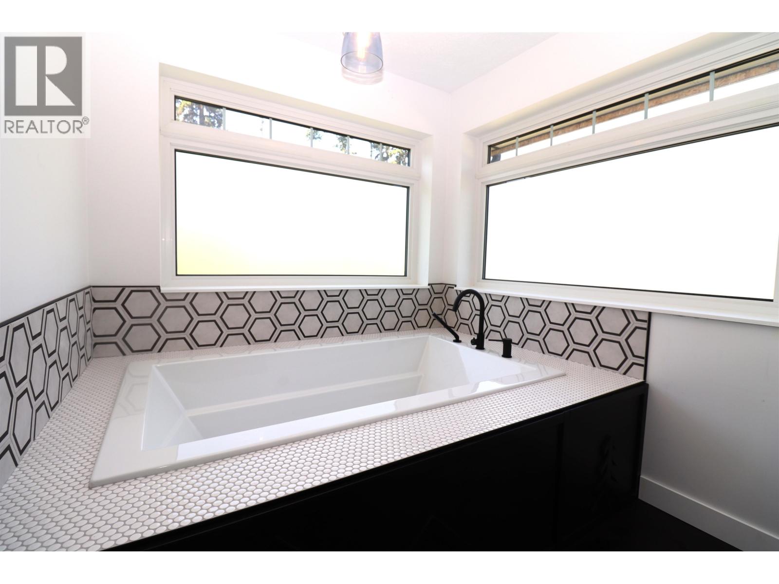 4270 Vista Road, Prince George, British Columbia  V2K 5S2 - Photo 21 - R3028075