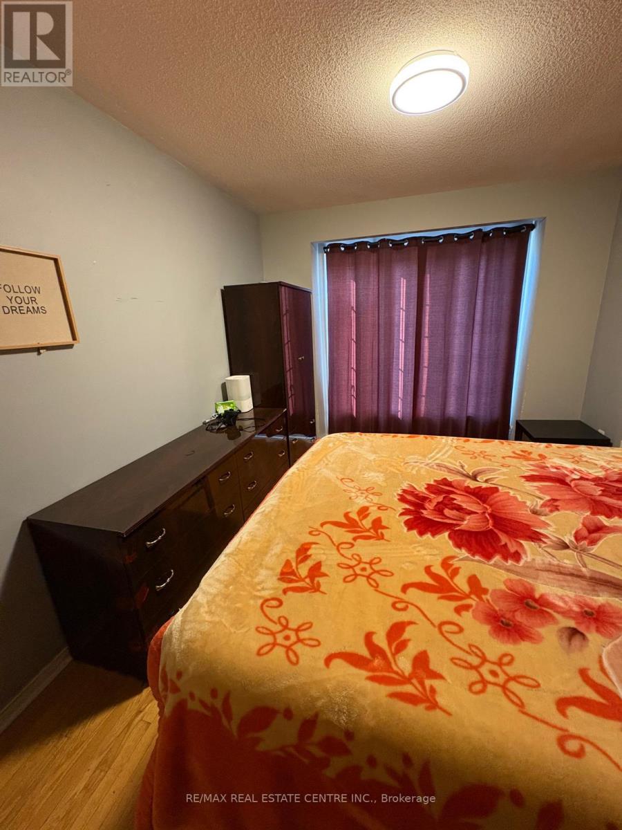92 Whiteface Crescent, Brampton, Ontario  L6X 4W7 - Photo 21 - W12344939