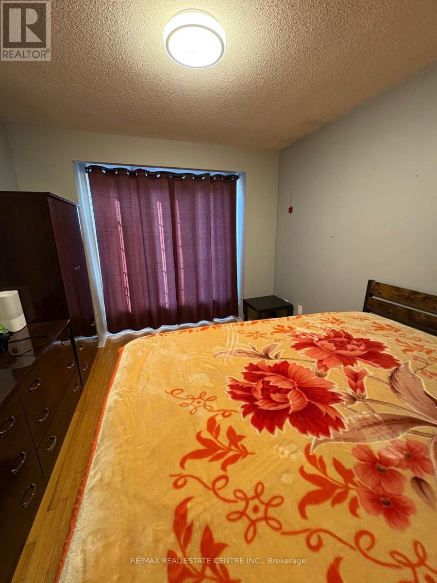 92 Whiteface Crescent, Brampton, Ontario  L6X 4W7 - Photo 30 - W12344939
