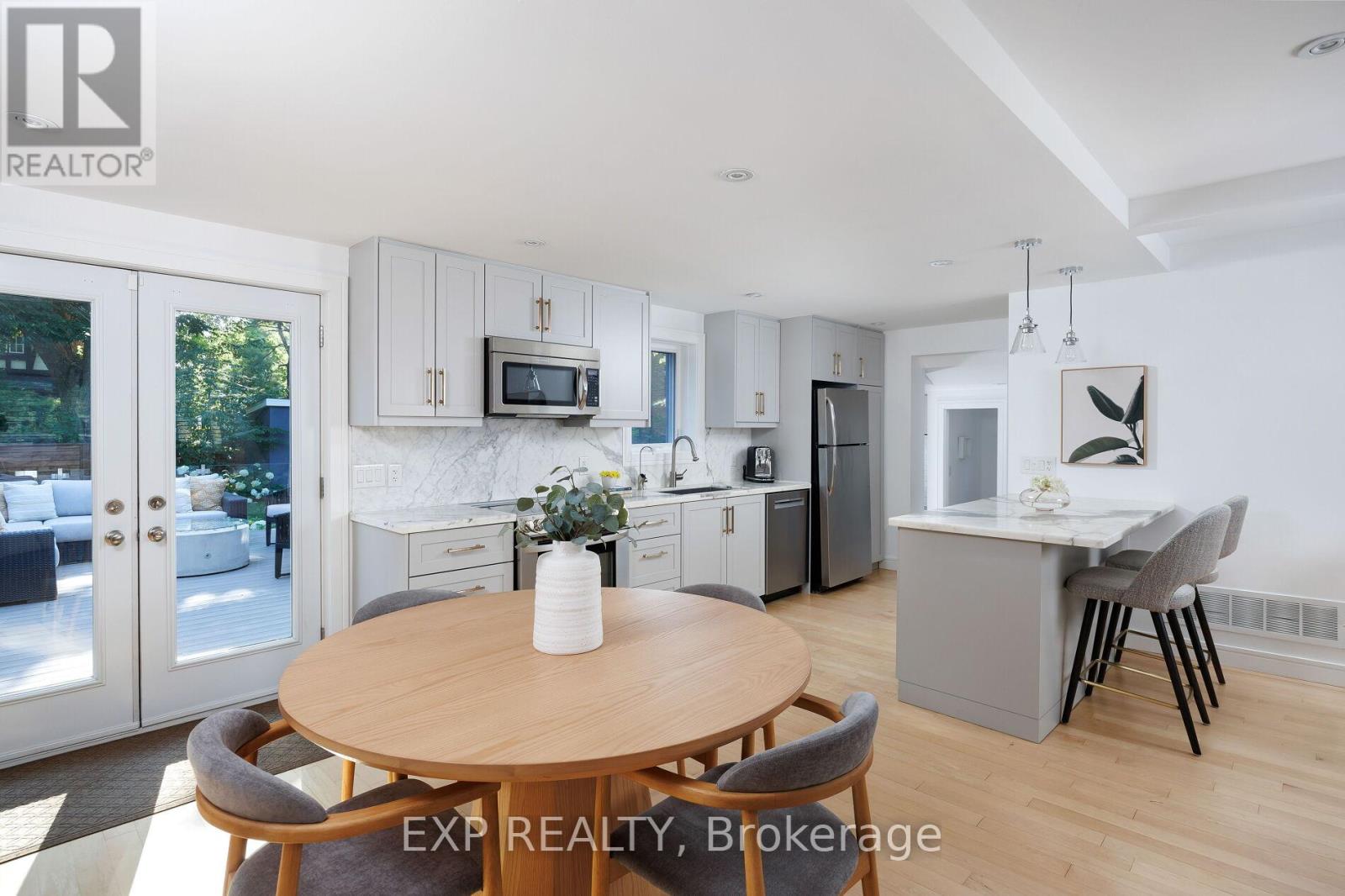 Property at 870 ROYAL YORK ROAD image 3