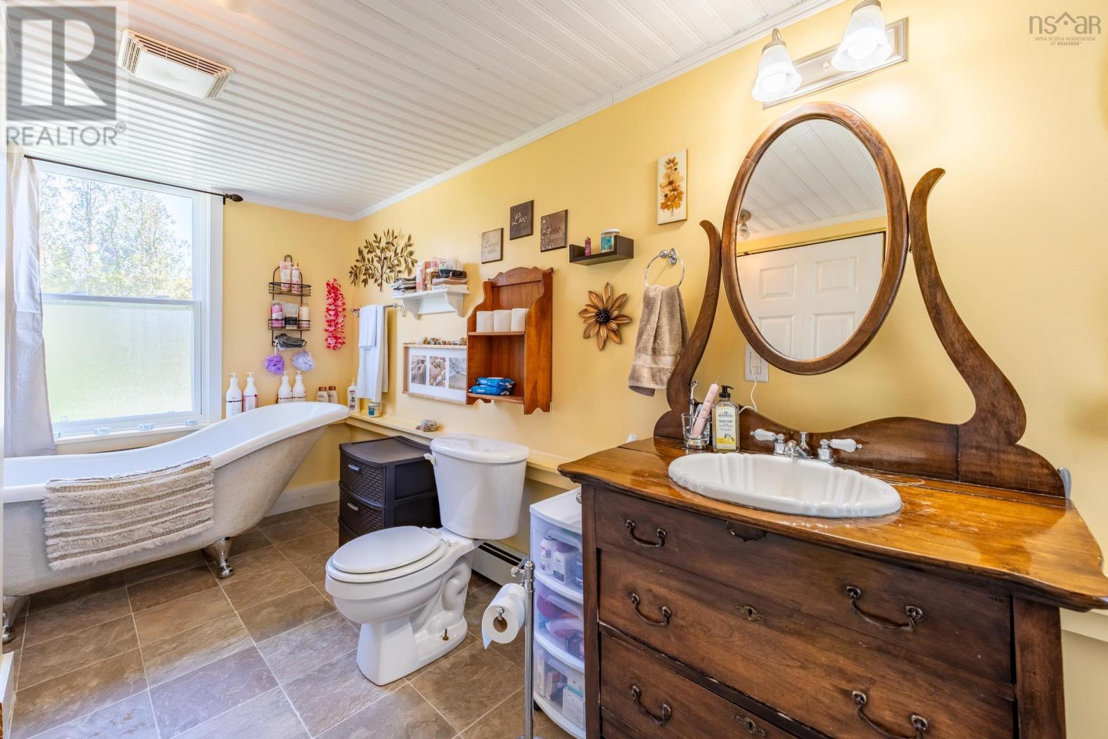 47 Lakeside Road, Hebron, Nova Scotia  B5A 5K4 - Photo 3 - 202516016