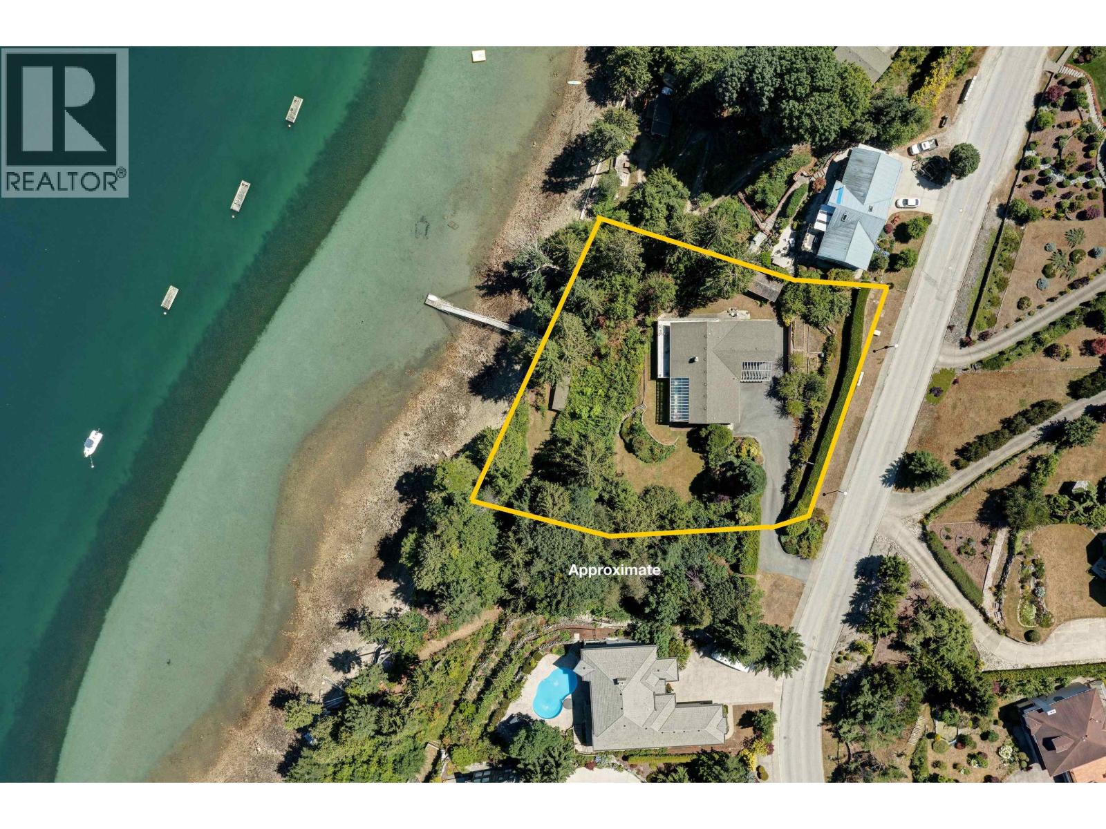 6448 N GALE AVENUE, Sechelt, British Columbia