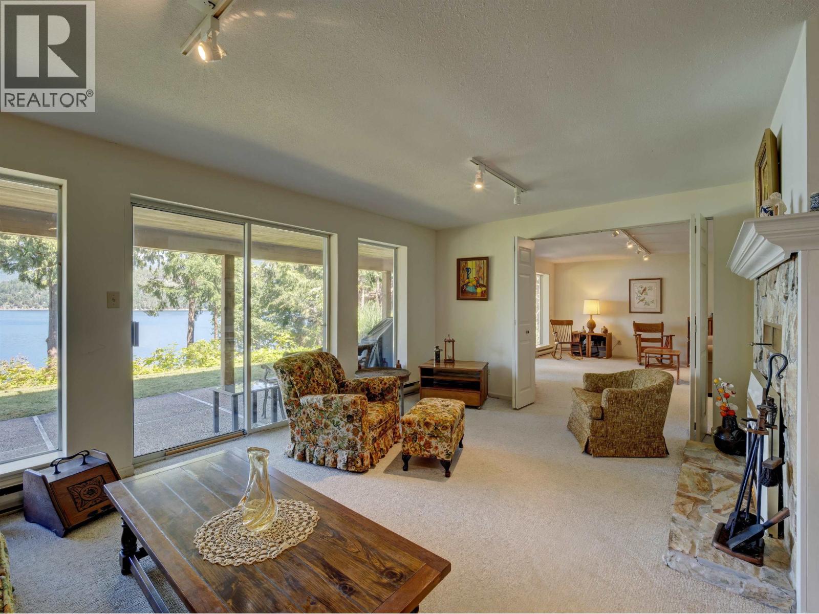 6448 N Gale Avenue, Sechelt, British Columbia  V7Z 0L1 - Photo 33 - R3027105