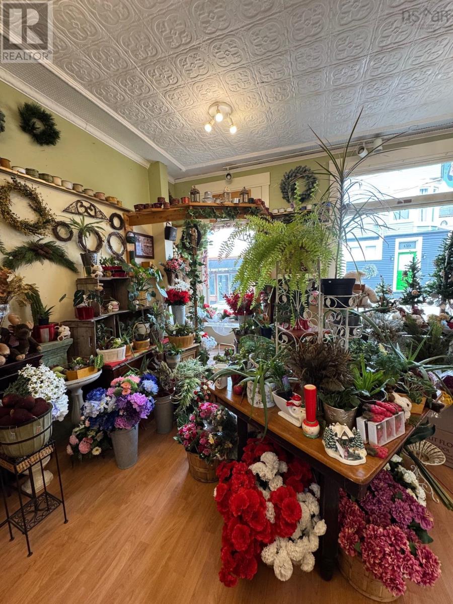 158 Lincoln Street, Lunenburg, Nova Scotia  B0J 2C0 - Photo 4 - 202502202