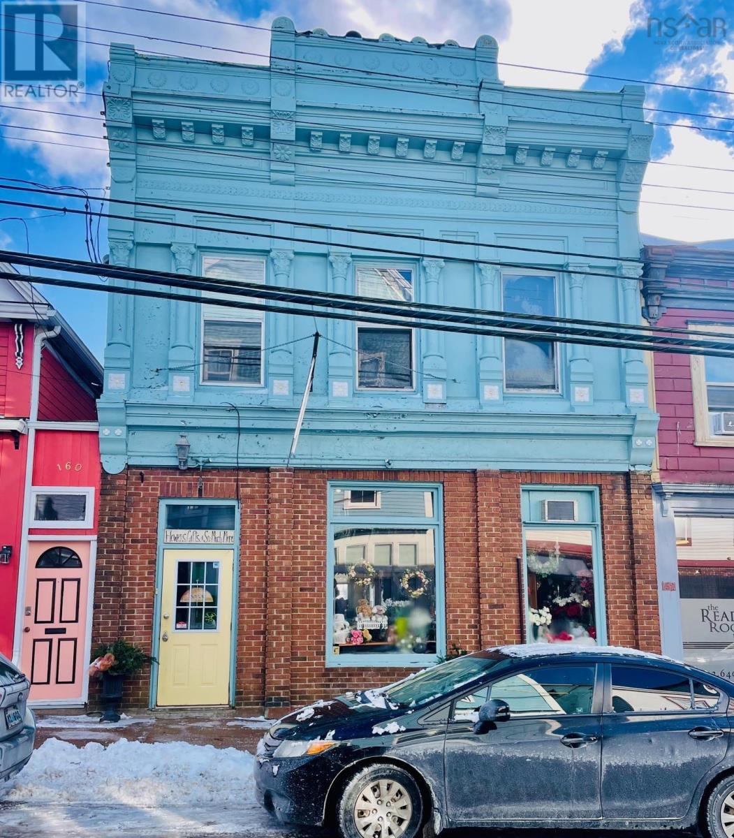 158 Lincoln Street, Lunenburg, Nova Scotia  B0J 2C0 - Photo 2 - 202502202