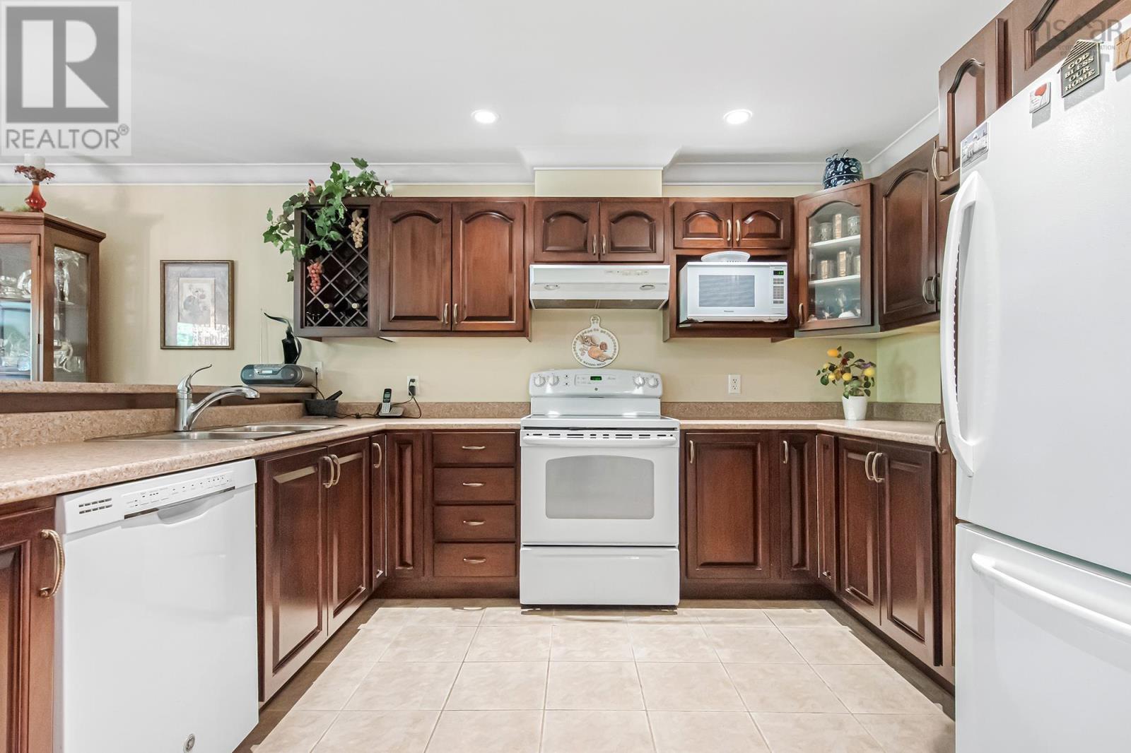 9 Lasalle Court, Bedford, Nova Scotia  B4B 0H8 - Photo 6 - 202513493