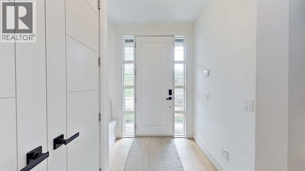 Property at 1020 19 Avenue NW image 3
