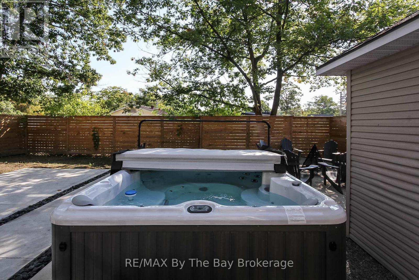 15 Baker Street, Wasaga Beach, Ontario  L9Z 2G8 - Photo 28 - S12092333