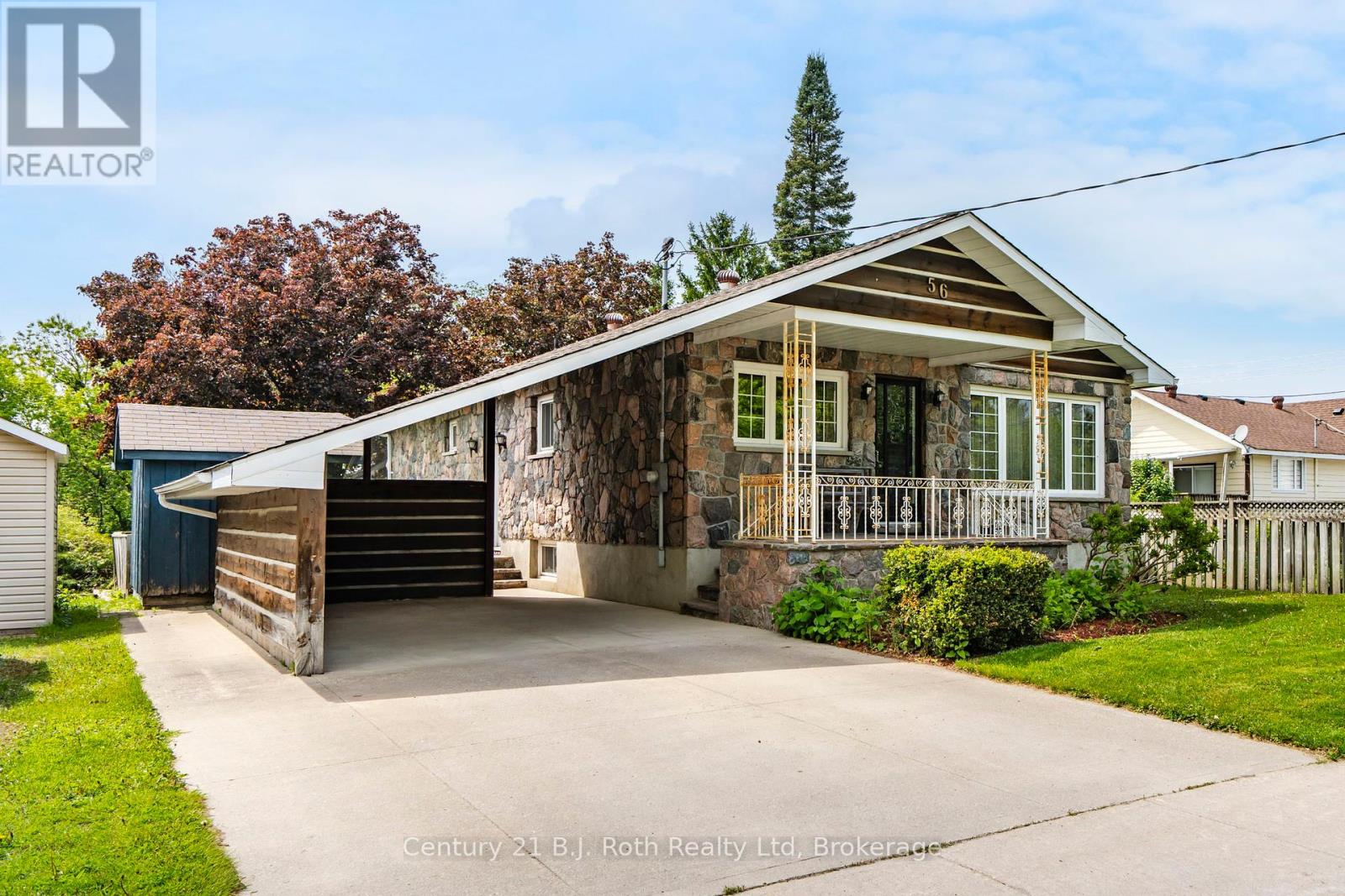 56 Fox Street, Penetanguishene, Ontario  L9M 1B5 - Photo 2 - S12195764