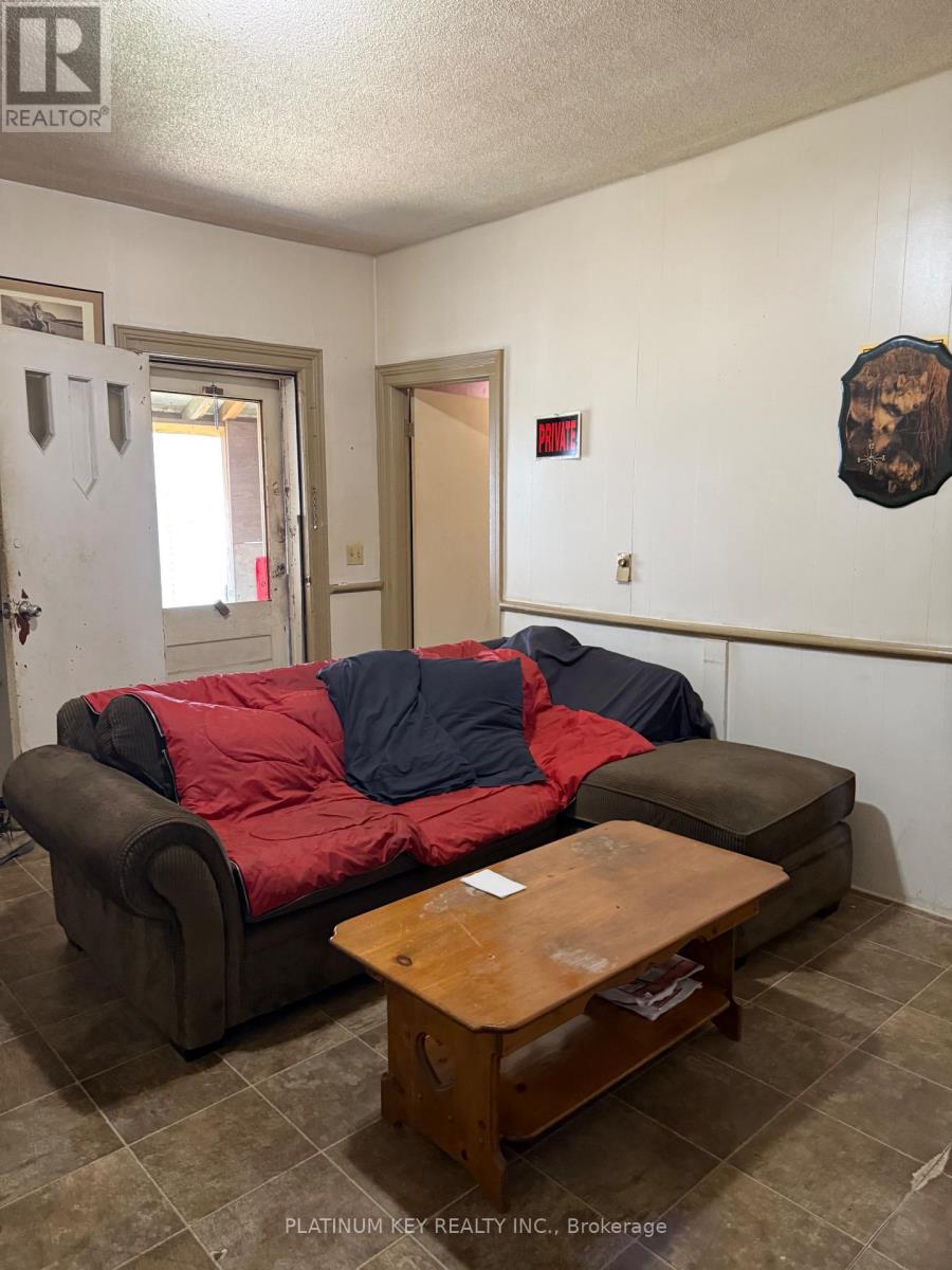 59 Maitland Terrace, Strathroy-Caradoc, Ontario  N7G 1L2 - Photo 18 - X12275548