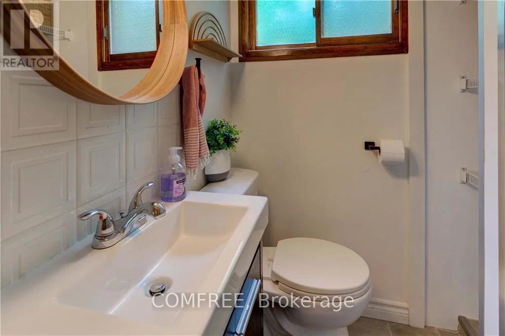 199 West Devil Lake Lane, Frontenac, Ontario  K0H 2T0 - Photo 15 - X12344325