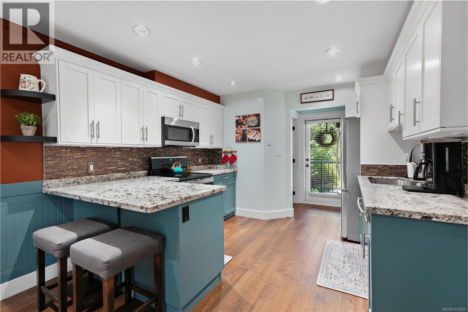 Property at 107 990 Rattanwood Pl image 2