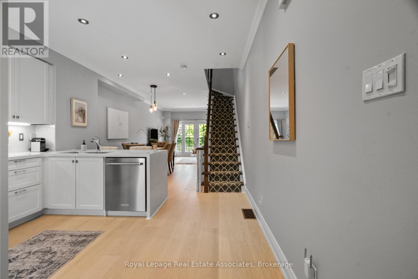 Property at 8 - 1 BAXTER STREET image 5