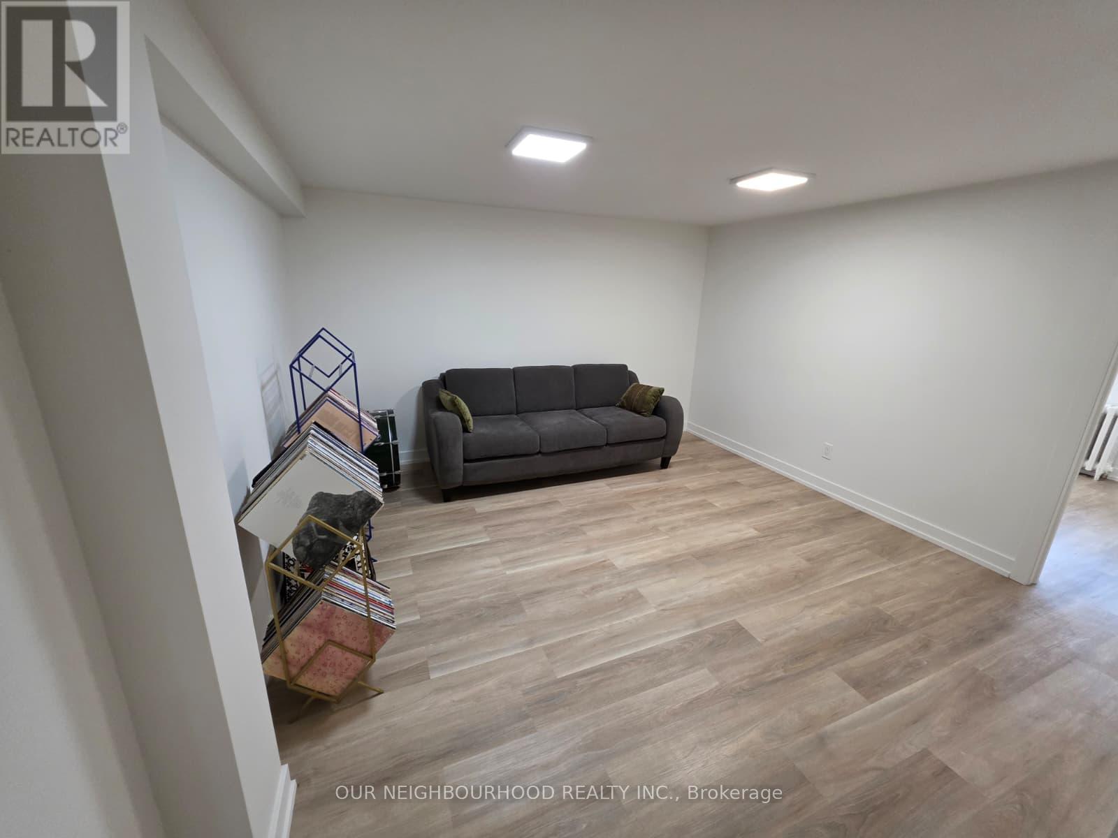 Lower - 32 Marchington Circle, Toronto, Ontario M1R 3M4 - Photo 6 - E12344986