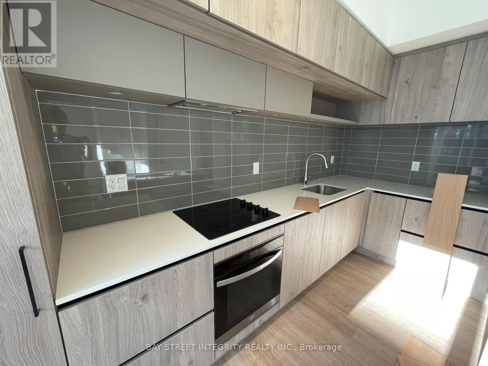 1108 - 12 David Eyer Road, Richmond Hill, Ontario  L4S 0N4 - Photo 11 - N12344980