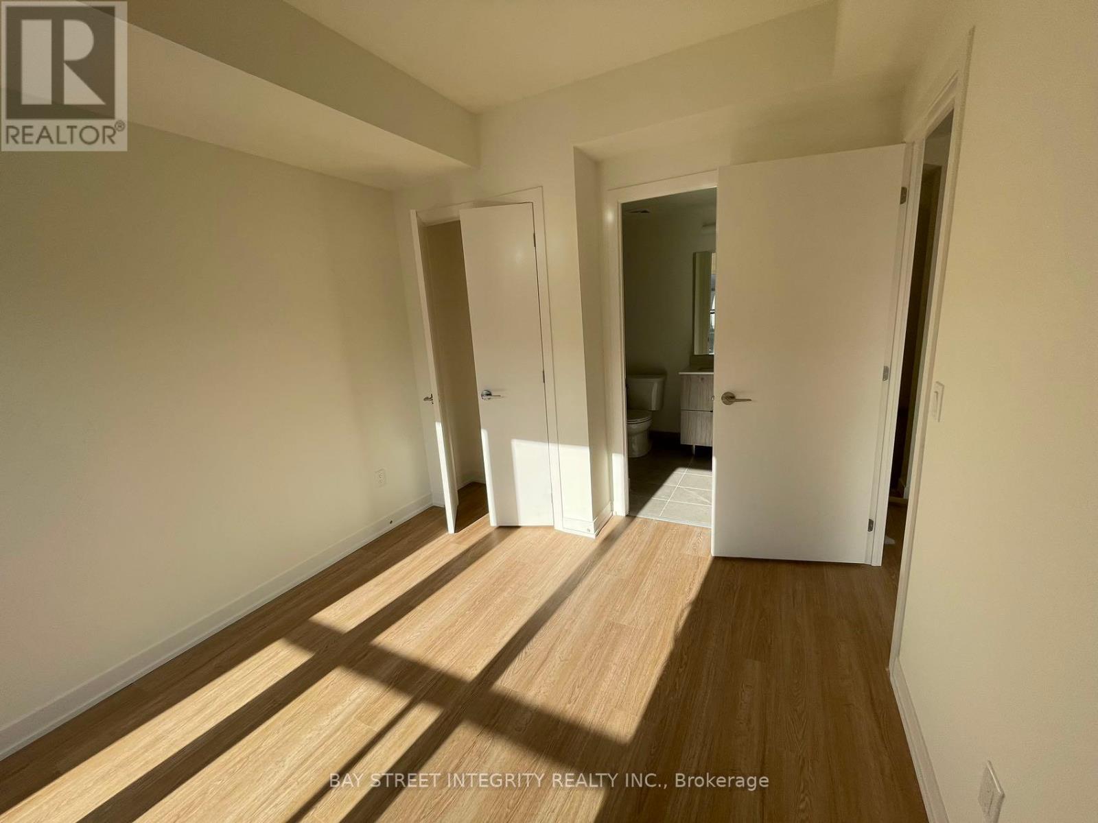 1108 - 12 David Eyer Road, Richmond Hill, Ontario  L4S 0N4 - Photo 4 - N12344980