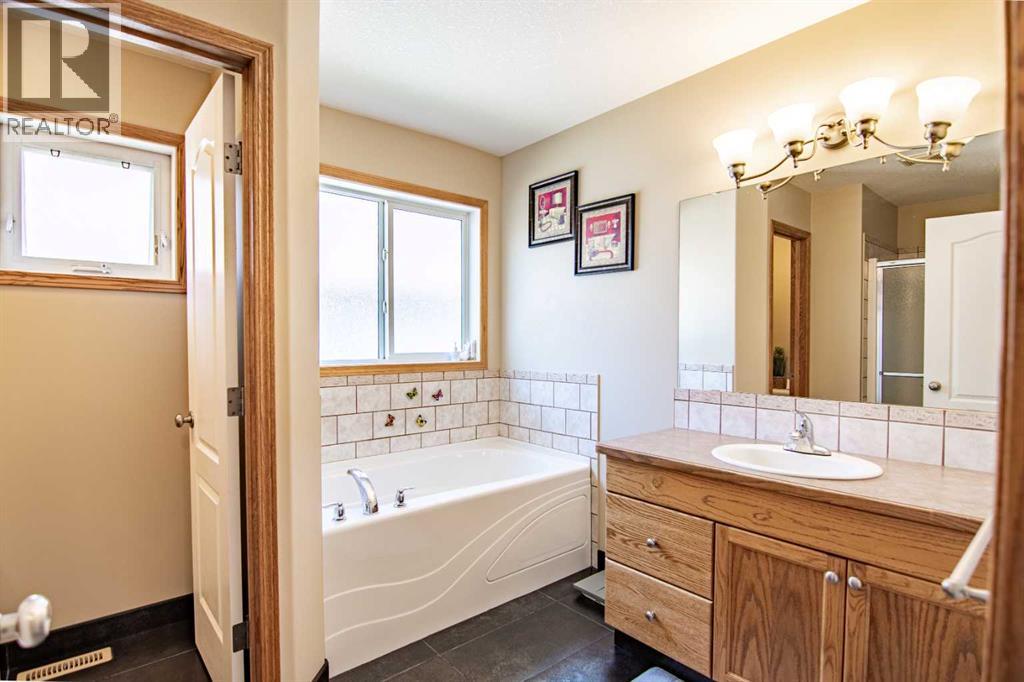 4 Isbister Close, Red Deer, Alberta  T4R 0B8 - Photo 14 - A2245259
