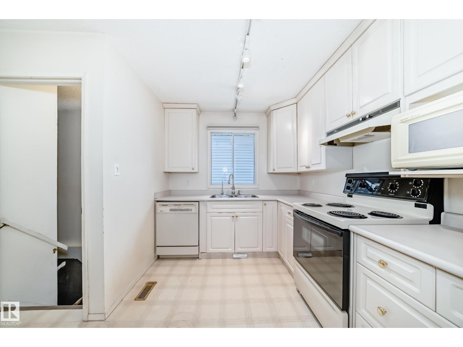Property at 23 BRAMPTON ST image 1