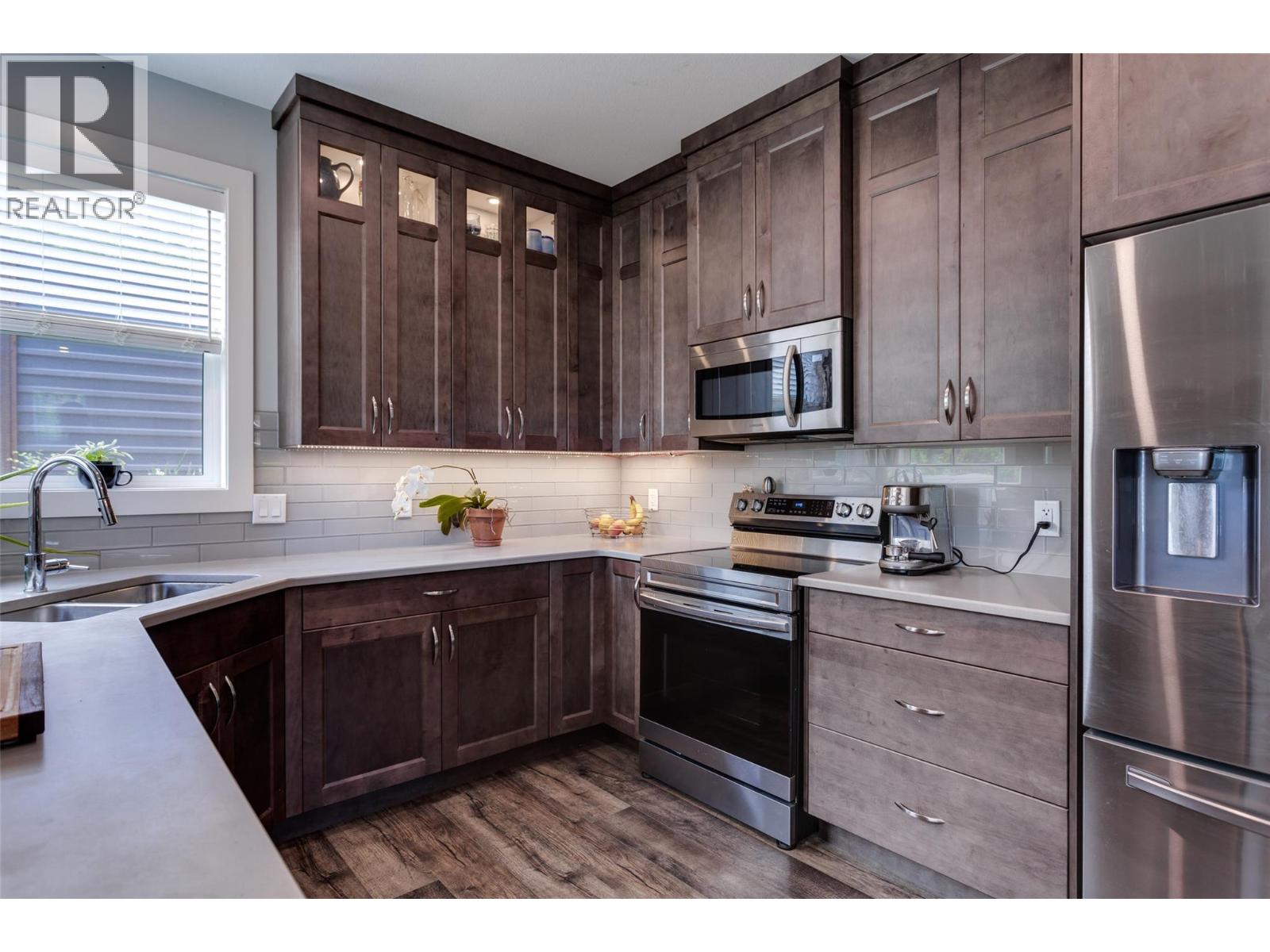Property at 1259 Rio Drive image 5