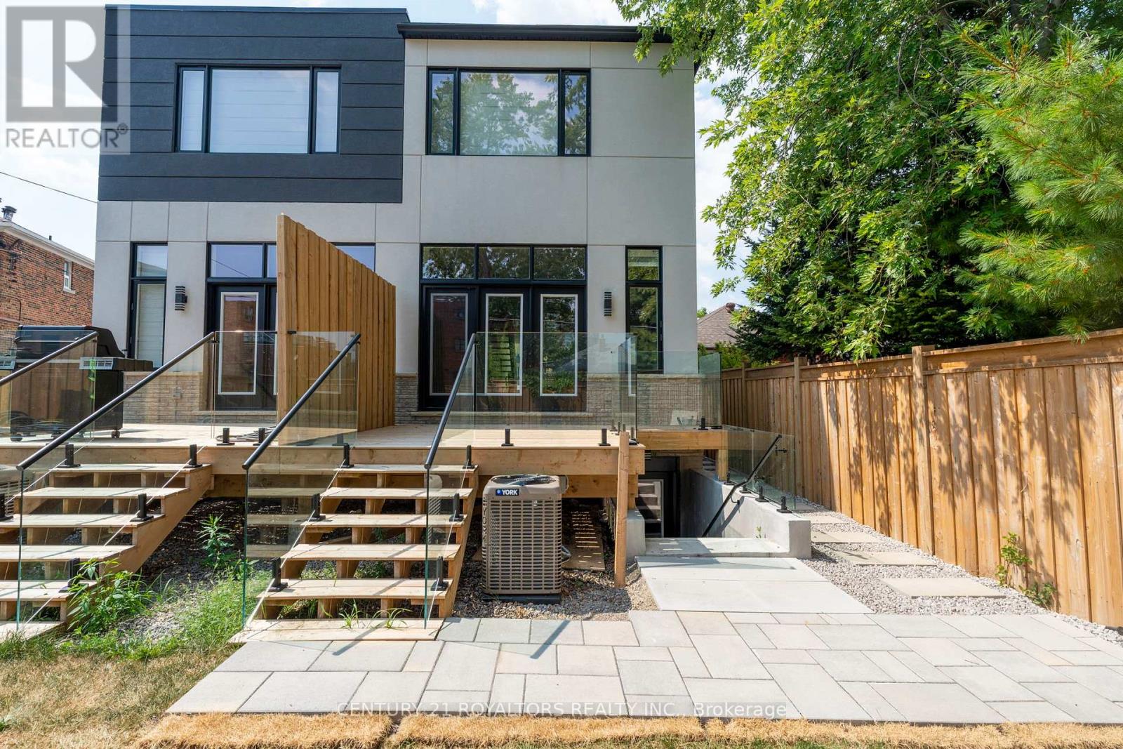 5b Pine Avenue N, Mississauga (Port Credit), Ontario  L5H 2P7 - Photo 28 - W12344967