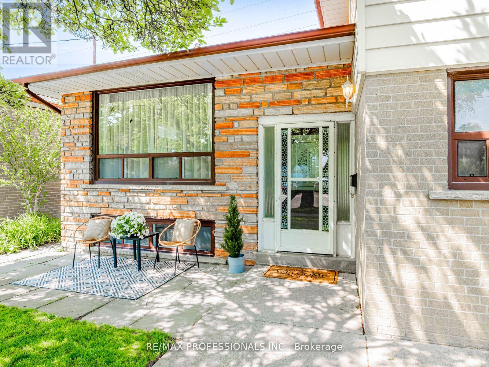Property at 281 JEFFCOAT DRIVE image 2